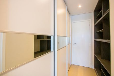 Apartamento à venda com 160m², 3 quartos e 3 vagas Apartamento à venda com 160m², 3 quartos e 3 vagasQuarto 1 - Suíte