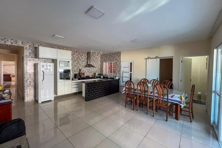 Casa para alugar com 300m², 5 quartos e 2 vagasCasa 2 - Sala