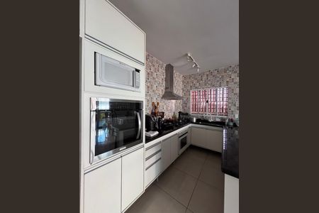 Casa para alugar com 300m², 5 quartos e 2 vagasCasa 2 - Cozinha