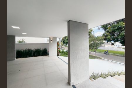 Casa de condomínio à venda com 470m², 4 quartos e 4 vagas Casa de condomínio à venda com 470m², 4 quartos e 4 vagasGaragem