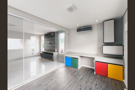 Casa de condomínio à venda com 470m², 4 quartos e 4 vagas Casa de condomínio à venda com 470m², 4 quartos e 4 vagasBrinquedoteca