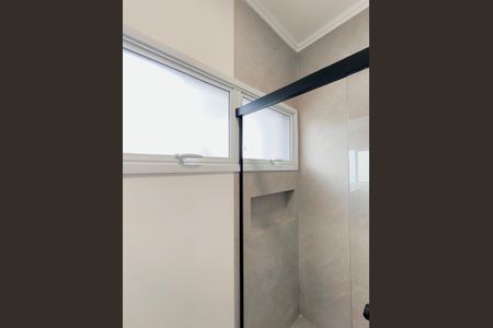 Casa de condomínio à venda com 470m², 4 quartos e 4 vagas Casa de condomínio à venda com 470m², 4 quartos e 4 vagasBanheiro da Suíte 3