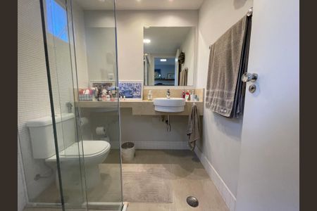 Apartamento à venda com 115m², 3 quartos e 1 vagaBanheiro da Suíte