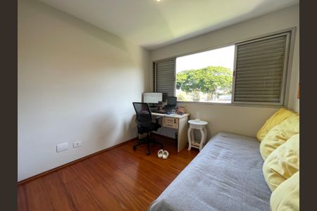 Apartamento à venda com 115m², 3 quartos e 1 vagaQuarto 2