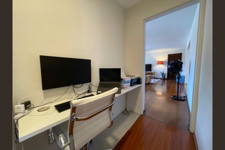 Apartamento à venda com 115m², 3 quartos e 1 vagaEscritório