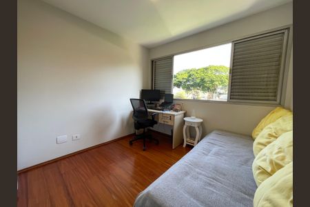 Apartamento à venda com 115m², 3 quartos e 1 vagaQuarto 2