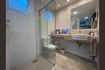 Apartamento à venda com 115m², 3 quartos e 1 vagaBanheiro da Suíte