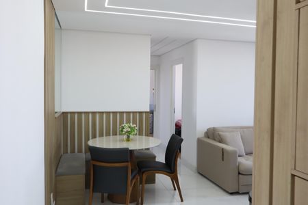 Apartamento à venda com 67m², 2 quartos e 1 vagaSala