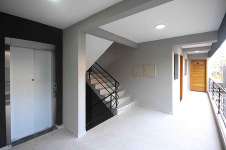 Apartamento para alugar com 38m², 2 quartos e sem vaga