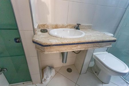 Casa para alugar com 200m², 4 quartos e 2 vagasBanheiro social 