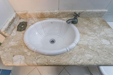 Casa para alugar com 200m², 4 quartos e 2 vagas Casa para alugar com 200m², 4 quartos e 2 vagasBanheiro social