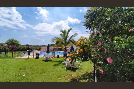 Apartamento à venda com 75m², 2 quartos e 2 vagas Apartamento à venda com 75m², 2 quartos e 2 vagasÁrea comum - Piscina