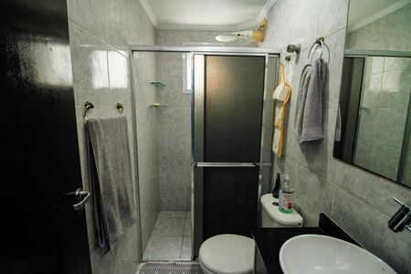 Apartamento para alugar com 80m², 2 quartos e 1 vaga Apartamento para alugar com 80m², 2 quartos e 1 vagaBanheiro da Suíte 1