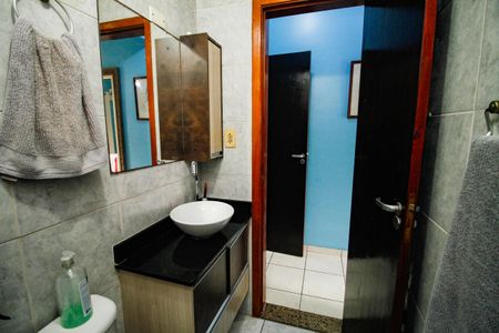 Apartamento para alugar com 80m², 2 quartos e 1 vaga Apartamento para alugar com 80m², 2 quartos e 1 vagaBanheiro da Suíte 1