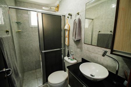 Apartamento para alugar com 80m², 2 quartos e 1 vaga Apartamento para alugar com 80m², 2 quartos e 1 vagaBanheiro da Suíte 1