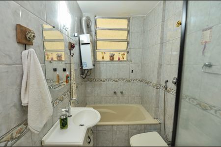 Apartamento à venda com 67m², 2 quartos e 1 vaga Apartamento à venda com 67m², 2 quartos e 1 vagaBanheiro