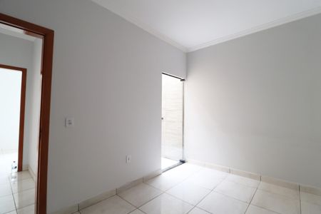 Casa para alugar com 53m², 2 quartos e 2 vagasQuarto 1