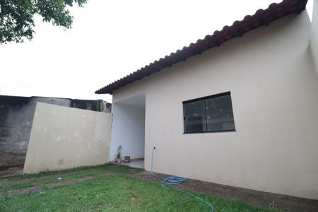 Casa para alugar com 53m², 2 quartos e 2 vagasFachada