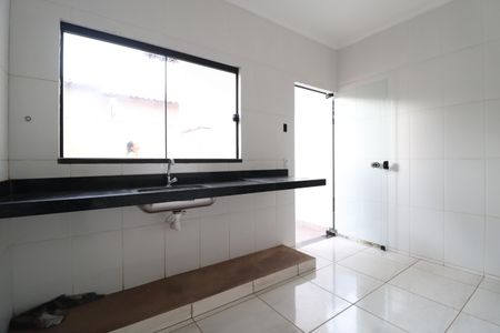 Casa para alugar com 53m², 2 quartos e 2 vagasCozinha