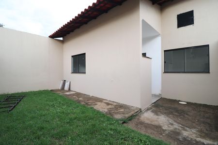 Casa para alugar com 53m², 2 quartos e 2 vagasQuintal