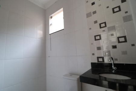 Casa para alugar com 53m², 2 quartos e 2 vagasBanheiro Social