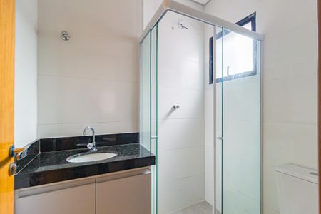 Banheiro de kitnet/studio para alugar com 1 quarto, 27m² em Vila Prudente, São Paulo