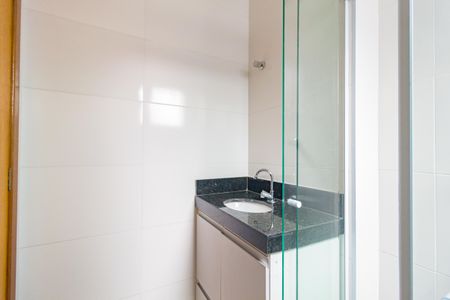 Banheiro de kitnet/studio para alugar com 1 quarto, 27m² em Vila Prudente, São Paulo