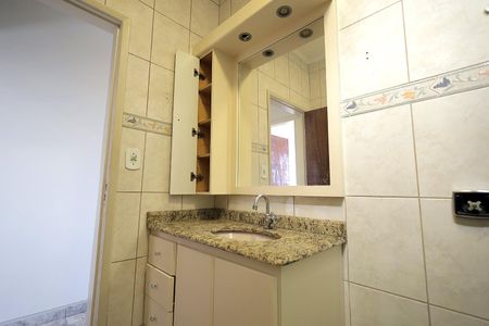 Casa para alugar com 100m², 2 quartos e 1 vaga Casa para alugar com 100m², 2 quartos e 1 vagaBanheiro