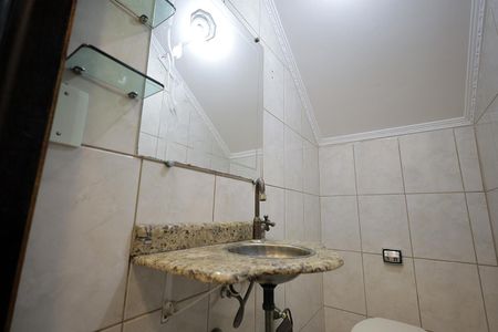 Casa para alugar com 100m², 2 quartos e 1 vaga Casa para alugar com 100m², 2 quartos e 1 vagaBanheiro 1