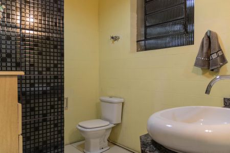 Casa à venda com 360m², 3 quartos e 3 vagasBanheiro da Suíte 2