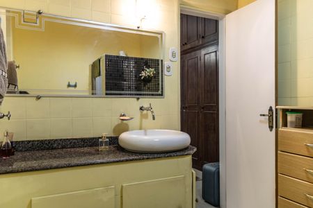 Casa à venda com 360m², 3 quartos e 3 vagasBanheiro da Suíte 2