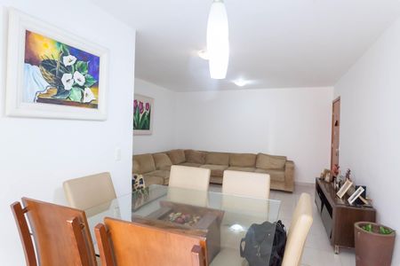 Apartamento à venda com 105m², 4 quartos e 3 vagas Apartamento à venda com 105m², 4 quartos e 3 vagassala