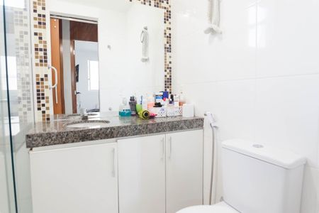 Apartamento à venda com 105m², 4 quartos e 3 vagas Apartamento à venda com 105m², 4 quartos e 3 vagasBanheiro Social