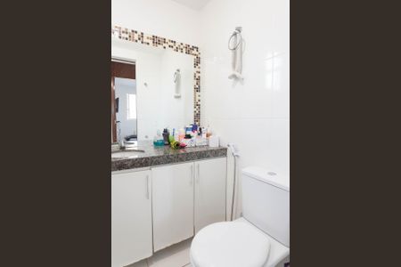 Apartamento à venda com 105m², 4 quartos e 3 vagas Apartamento à venda com 105m², 4 quartos e 3 vagasBanheiro Social