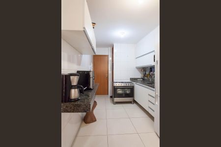 Apartamento à venda com 105m², 4 quartos e 3 vagas Apartamento à venda com 105m², 4 quartos e 3 vagasCozinha