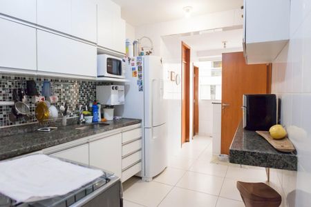 Apartamento à venda com 105m², 4 quartos e 3 vagas Apartamento à venda com 105m², 4 quartos e 3 vagasCozinha