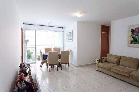 Apartamento à venda com 105m², 4 quartos e 3 vagas Apartamento à venda com 105m², 4 quartos e 3 vagassala