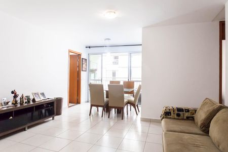 Apartamento à venda com 105m², 4 quartos e 3 vagas Apartamento à venda com 105m², 4 quartos e 3 vagassala