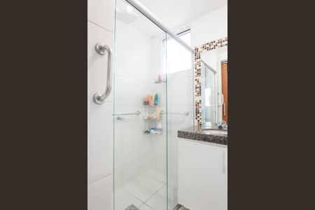 Apartamento à venda com 105m², 4 quartos e 3 vagas Apartamento à venda com 105m², 4 quartos e 3 vagasBanheiro Social