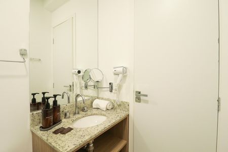 Studio à venda com 45m², 0 quarto e sem vaga Studio à venda com 45m², 0 quarto e sem vagaBanheiro