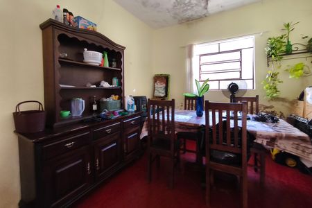 Casa à venda com 300m², 4 quartos e 1 vaga Casa à venda com 300m², 4 quartos e 1 vagaCasa 2 - Sala