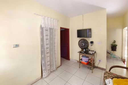 Casa à venda com 300m², 4 quartos e 1 vaga Casa à venda com 300m², 4 quartos e 1 vagaCasa 2 - Sala