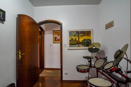 Casa à venda com 330m², 5 quartos e 6 vagasQuarto 2