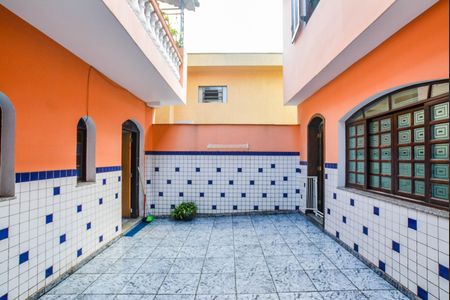 Casa à venda com 330m², 5 quartos e 6 vagasQuintal
