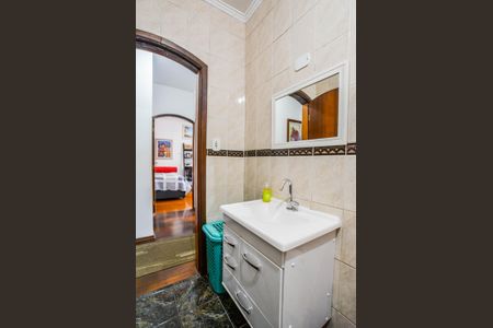 Casa à venda com 330m², 5 quartos e 6 vagasBanheiro 1