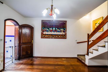 Casa à venda com 330m², 5 quartos e 6 vagasSala 2