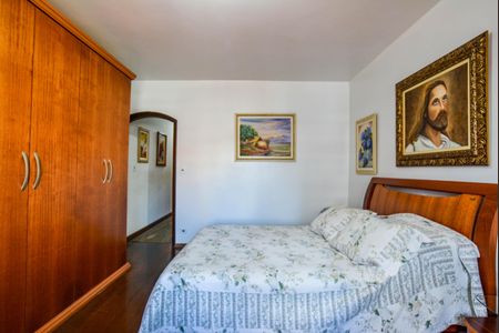 Casa à venda com 330m², 5 quartos e 6 vagasQuarto Suíte