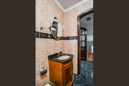 Casa à venda com 330m², 5 quartos e 6 vagasBanheiro 3