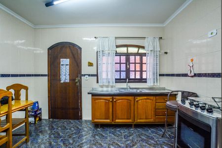 Casa à venda com 330m², 5 quartos e 6 vagasCozinha 2