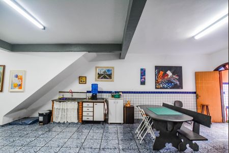 Casa à venda com 330m², 5 quartos e 6 vagasSalão